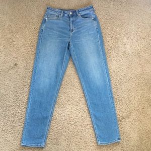 American Eagle Mom Jeans. PERFECT CONDITION!